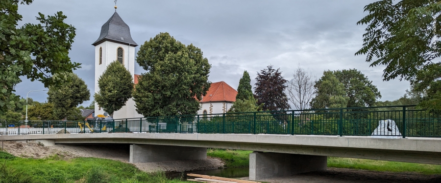Die Arbeiten wurden innerhalb kurzer Zeit vollzogen und somit kann die Brücke nach nur knapp 3 Monaten wieder freigegeben werden. © Kreis Paderborn